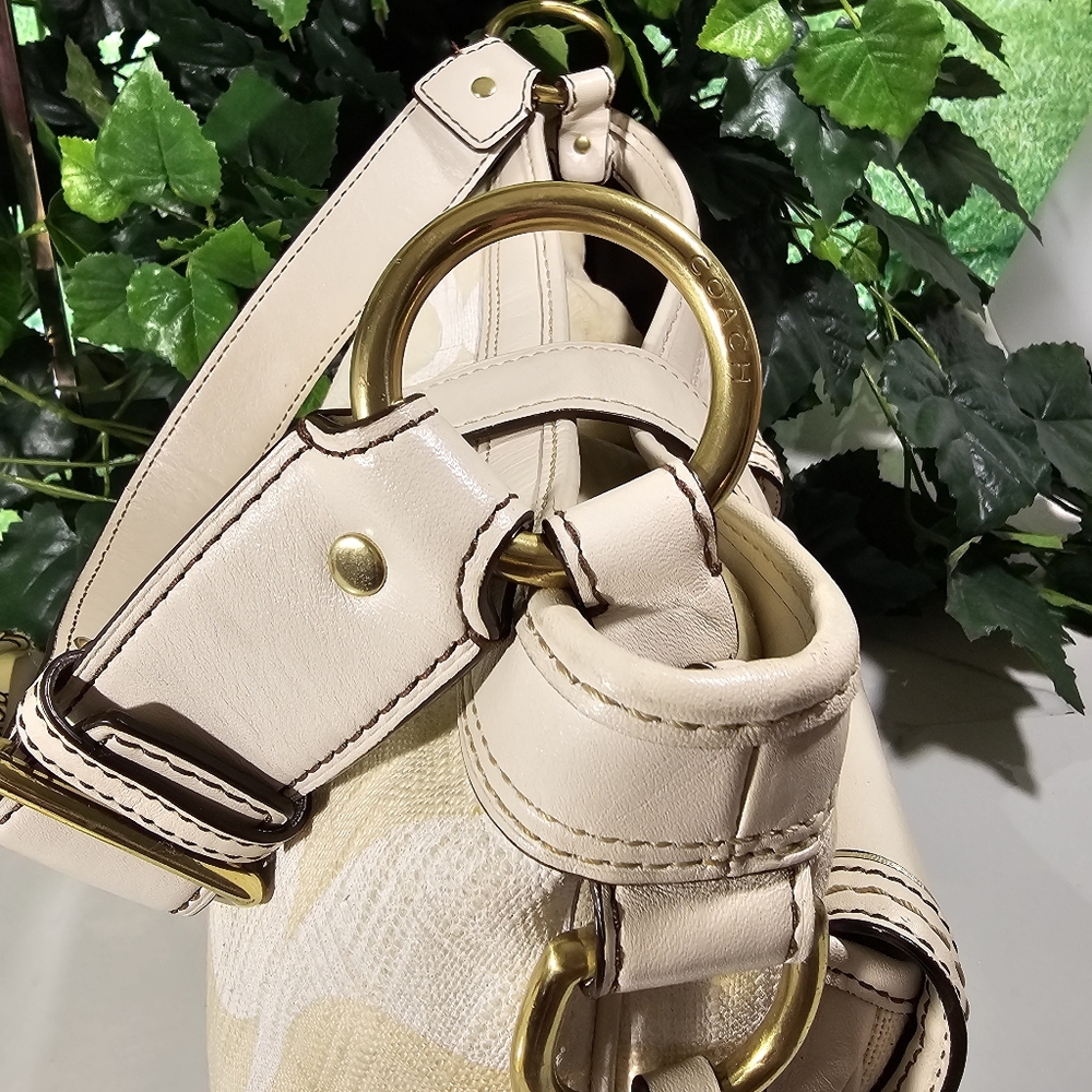 Coach Legacy Signature Ivory and Beige Shoulderbag | Handbag - Picture 5 of 15